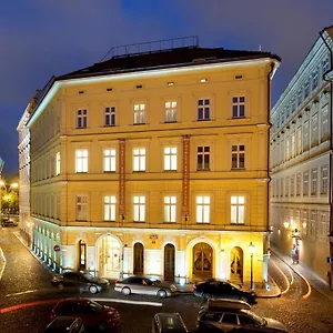 Charles Bridge Palace Prag