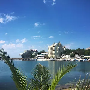 rezervați aici